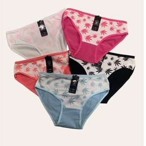 5 Pairs Womens Weed Print Underwear. Size M, L, XL or XXL
